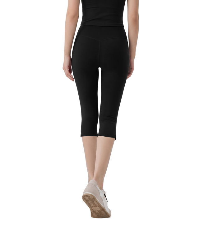 FlowForm Capri Leggings