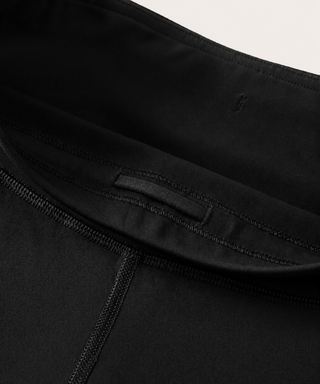 SwiftForm Reflective Multi-Pocket 26" Leggings