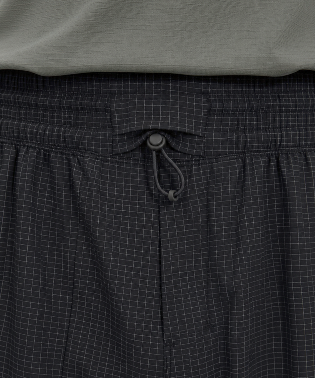 AeroEase Grid Performance Shorts (7” Inseam)